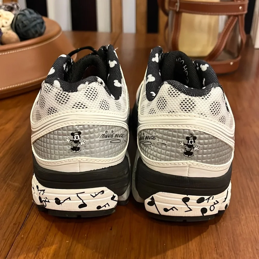 New Balance 860 W860DIS5 Minnie Mouse Run Disney Shoes Sneakers Women’s 5 D Wide